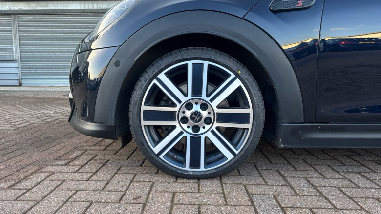 MINI Hatchback 2.0 Cooper S Exclusive Premium Plus 3dr Auto Petrol Hatchback